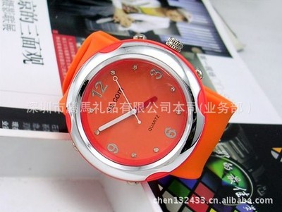 日韩风格拍拍表 创新设计与个性化订制引领钟表新风尚